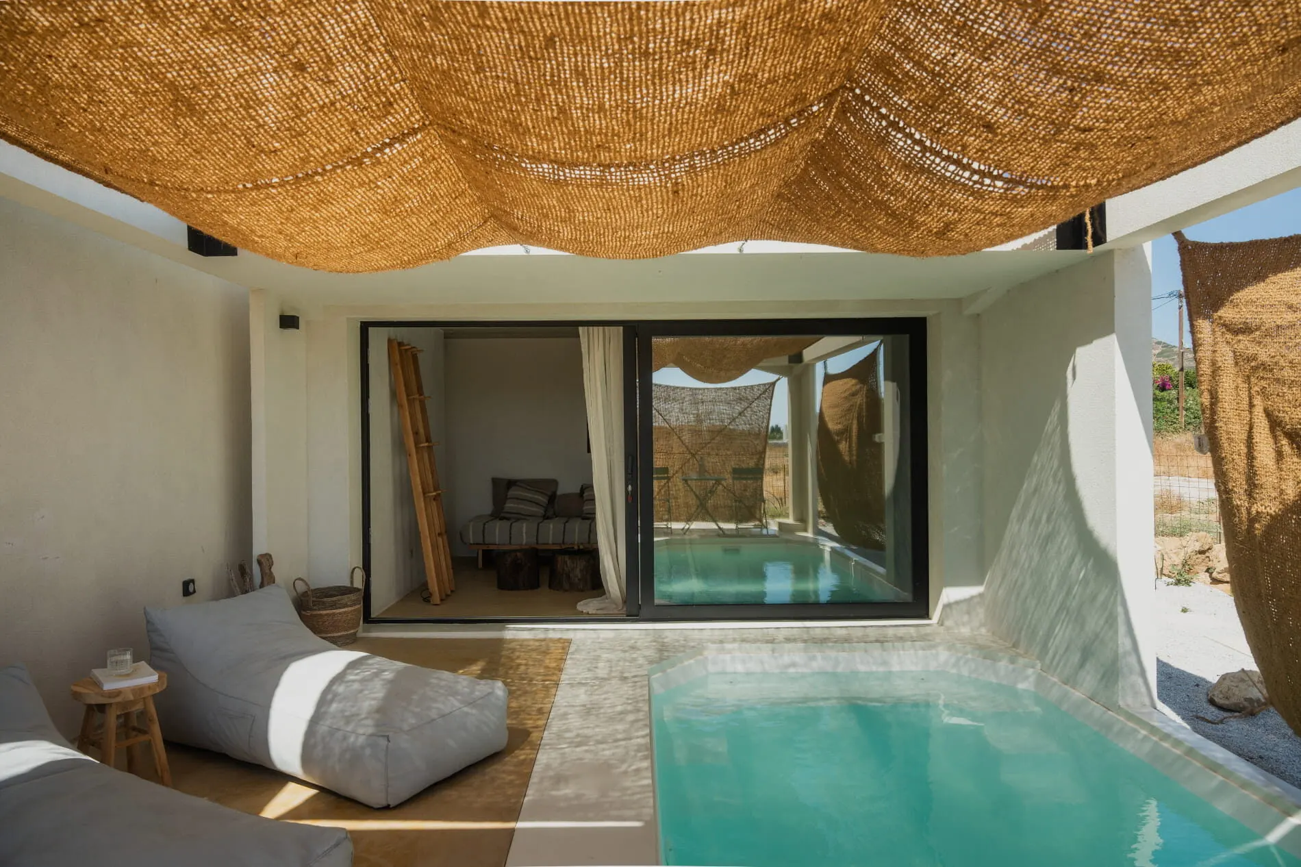Theta Skyros boutique suites website
